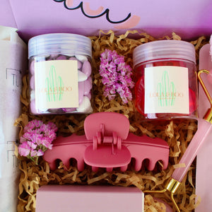 Soft and chewy gummy kisses in a 90-100g mini candy pot, gluten-free and Halal certified, perfect for sweetening up any Beaut Box.