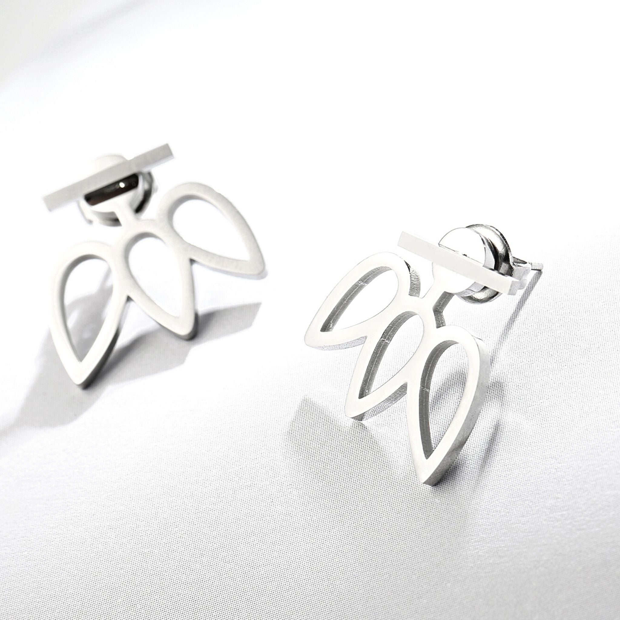 lotus style silver earrings 